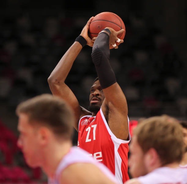 用一记技惊 用一记技惊