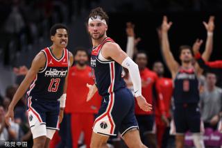 在球队中承 在球队中承